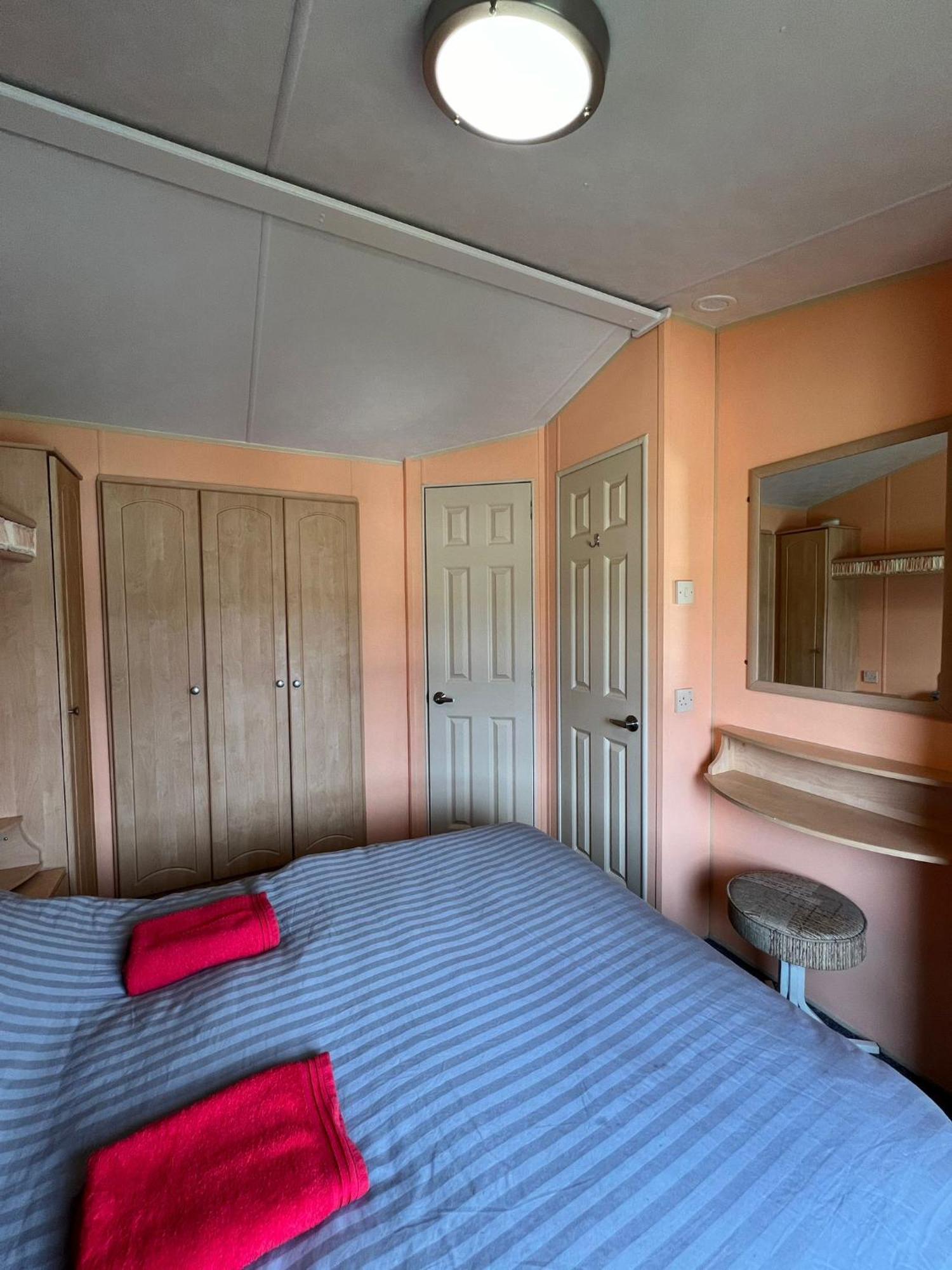 Light And Airy 2 Bedroom Mobile Home อาเบอรีสวิท ภายนอก รูปภาพ