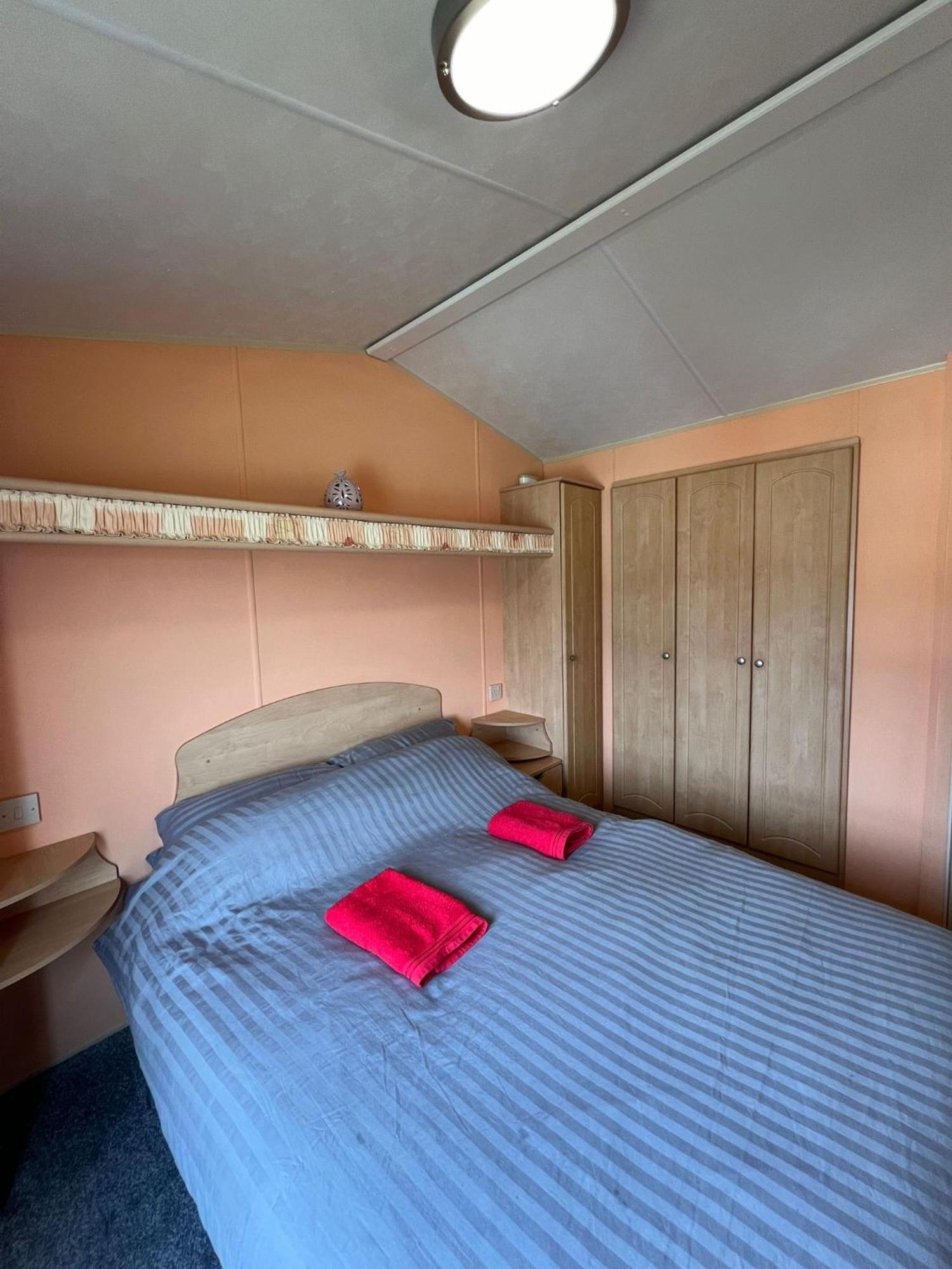 Light And Airy 2 Bedroom Mobile Home อาเบอรีสวิท ภายนอก รูปภาพ