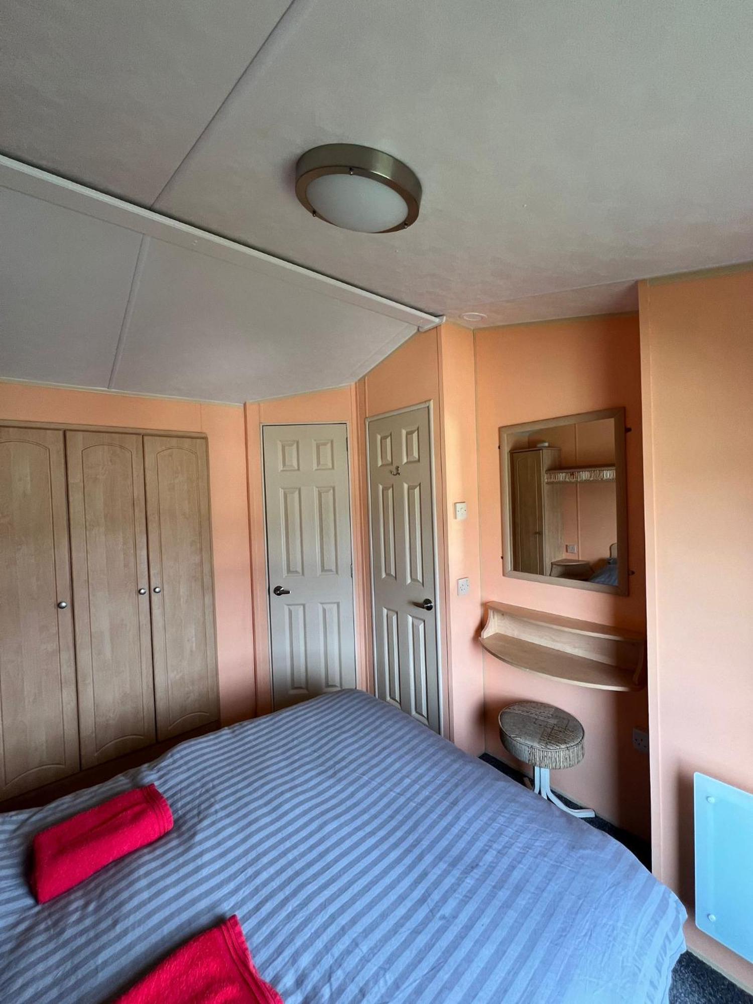 Light And Airy 2 Bedroom Mobile Home อาเบอรีสวิท ภายนอก รูปภาพ