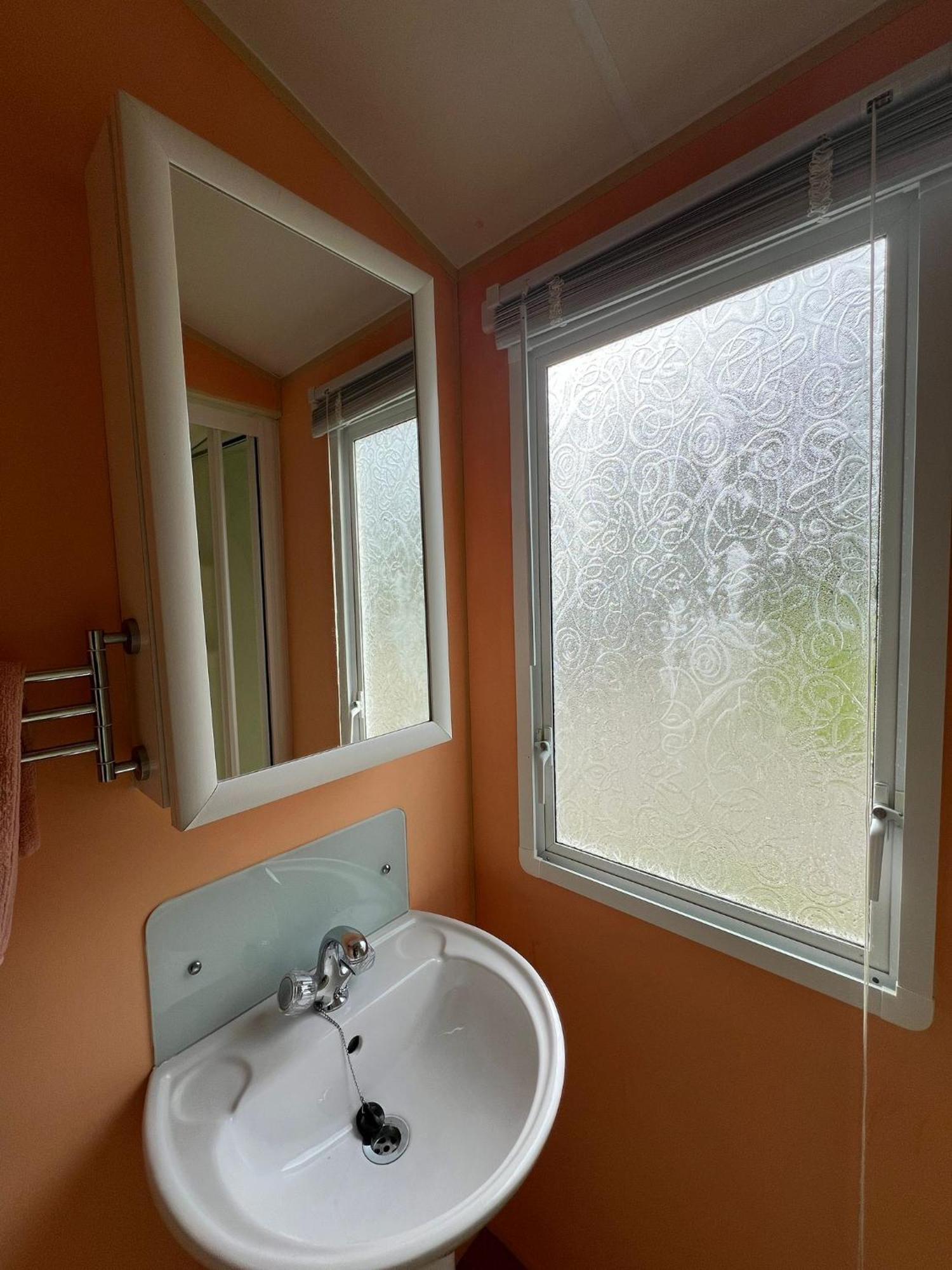 Light And Airy 2 Bedroom Mobile Home อาเบอรีสวิท ภายนอก รูปภาพ
