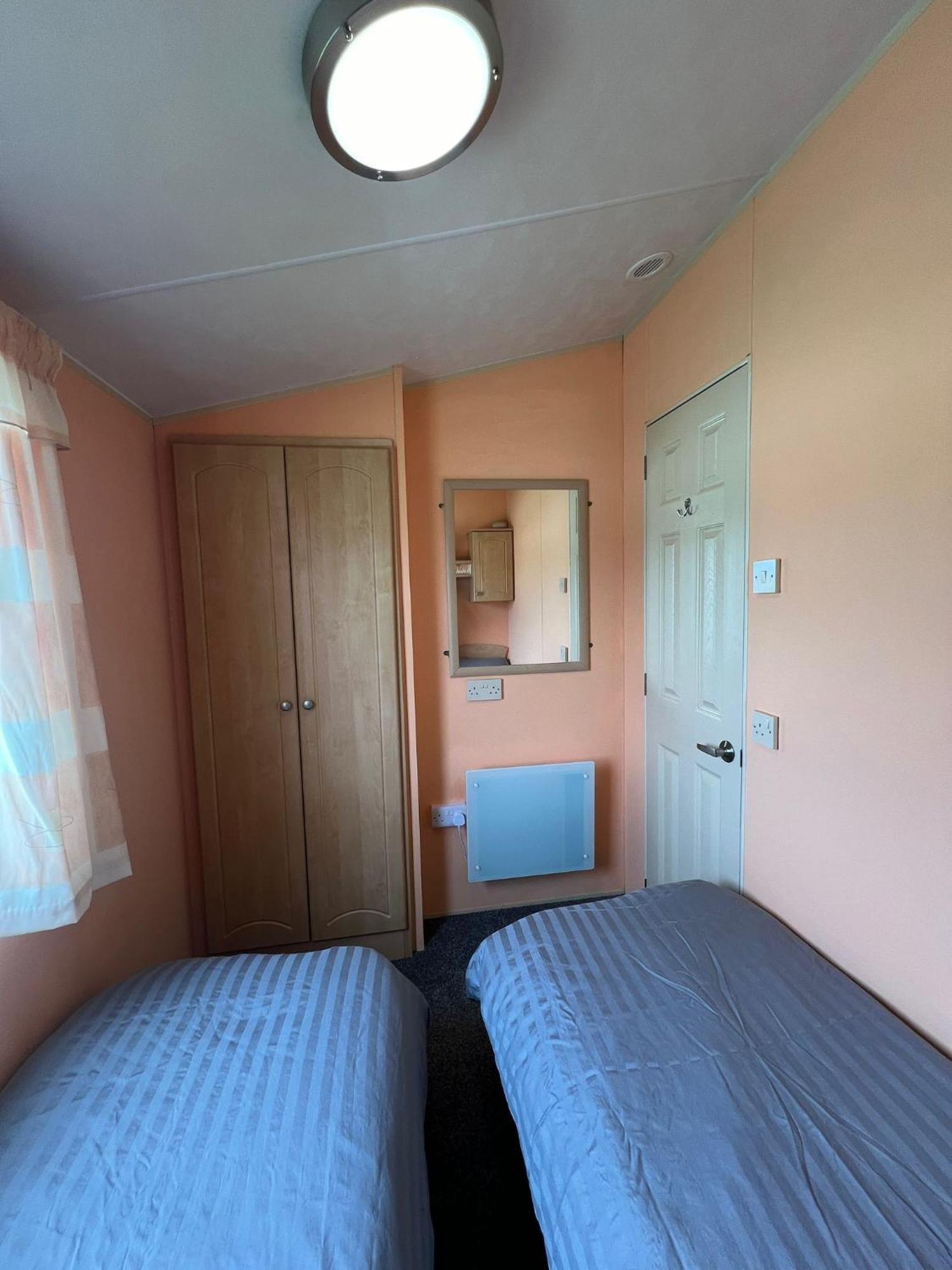 Light And Airy 2 Bedroom Mobile Home อาเบอรีสวิท ภายนอก รูปภาพ