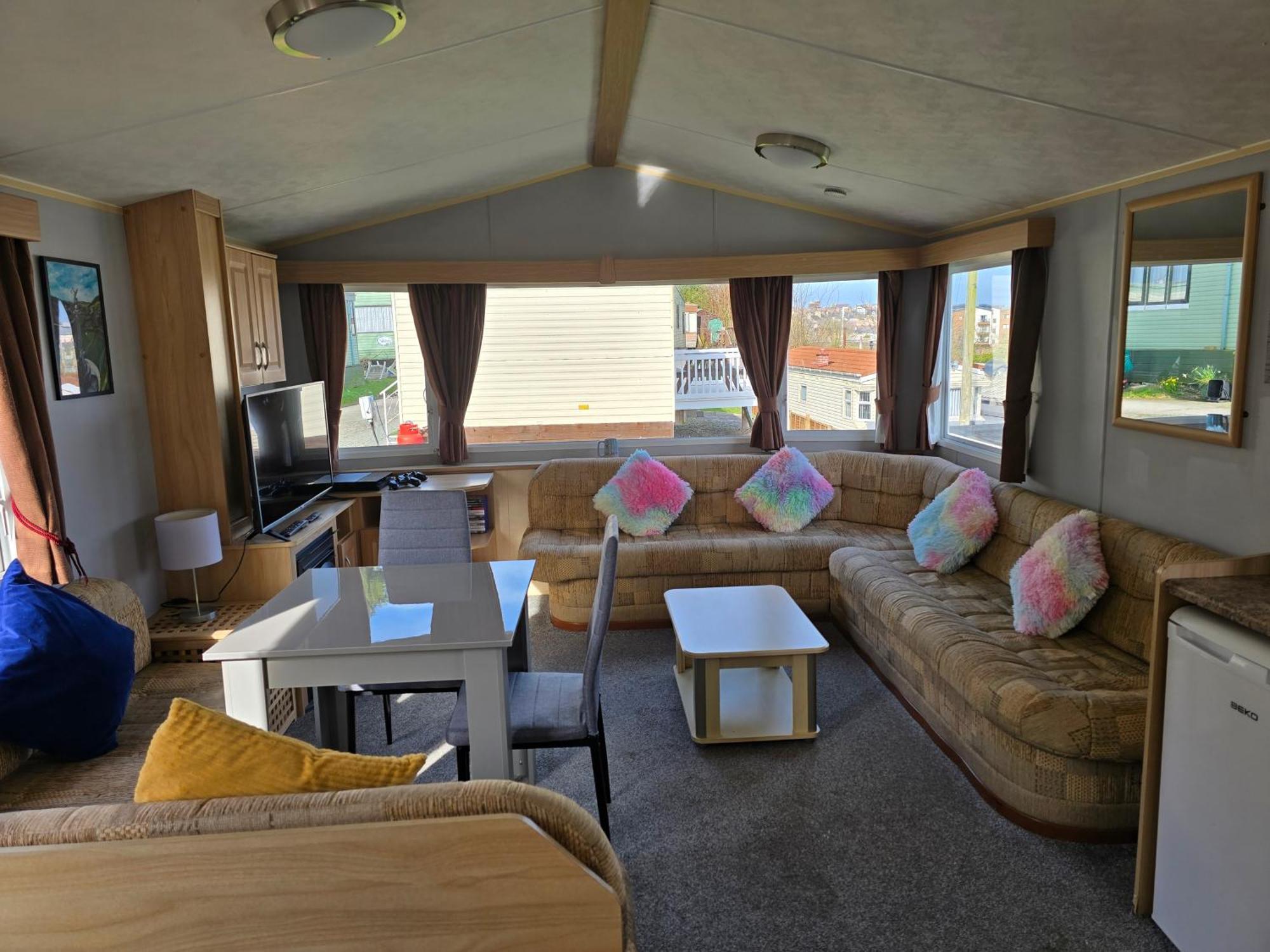 Light And Airy 2 Bedroom Mobile Home อาเบอรีสวิท ภายนอก รูปภาพ